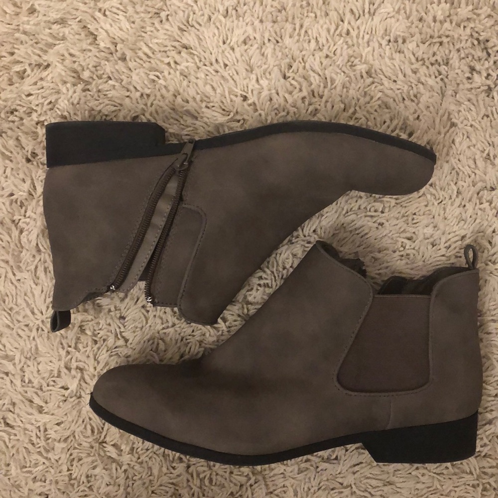 Grey boots